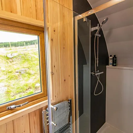 Benvrackie Luxury Glamping Pet Friendly Pod At Pitilie Pods Apartment Aberfeldy Exterior photo