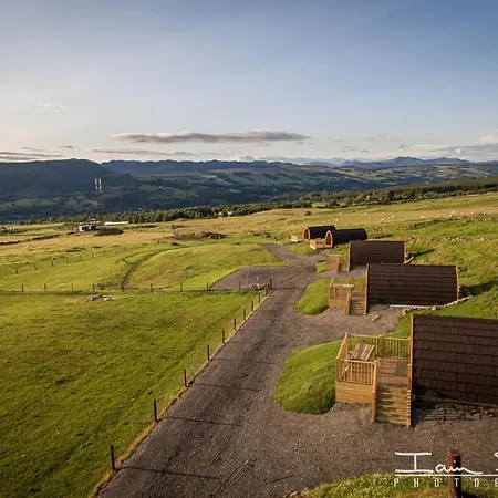 Benvrackie Luxury Glamping Pet Friendly Pod At Pitilie Pods Apartment Aberfeldy Exterior photo