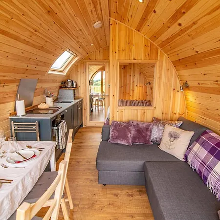 Benvrackie Luxury Glamping Pet Friendly Pod At Pitilie Pods Apartment Aberfeldy Exterior photo