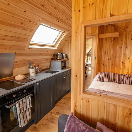 Benvrackie Luxury Glamping Pet Friendly Pod At Pitilie Pods Apartment Aberfeldy Exterior photo